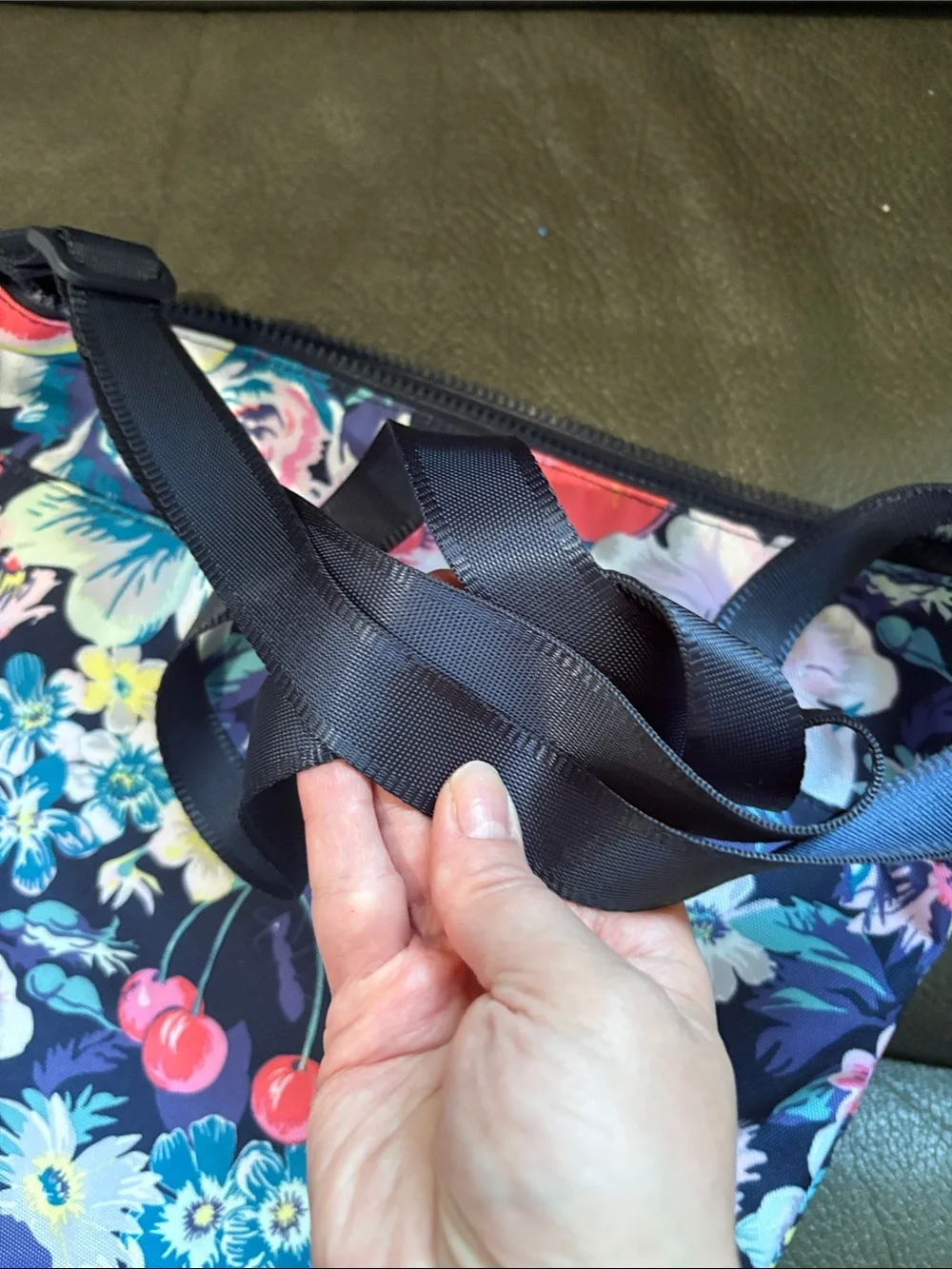 Vera Bradley in garden picnic navy crossbody bag